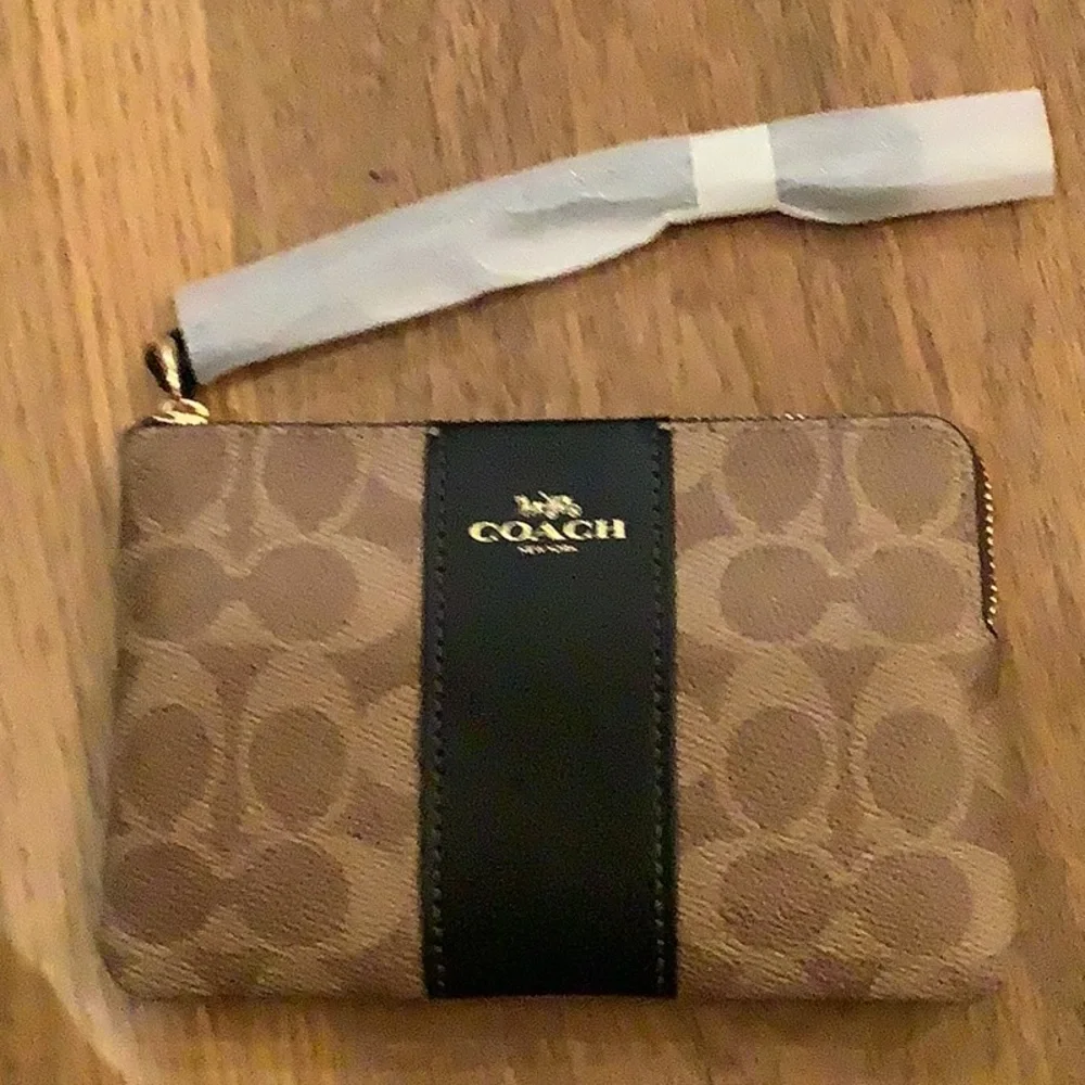 Wristlet - Picture 1 of 2